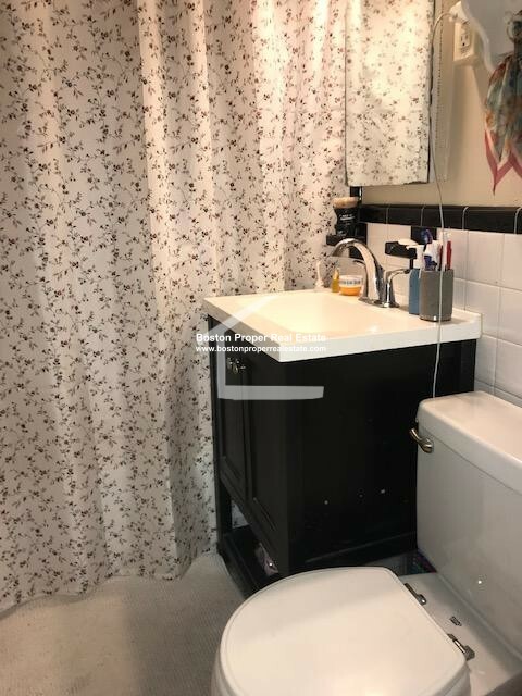 1091 Boylston St, Fenway