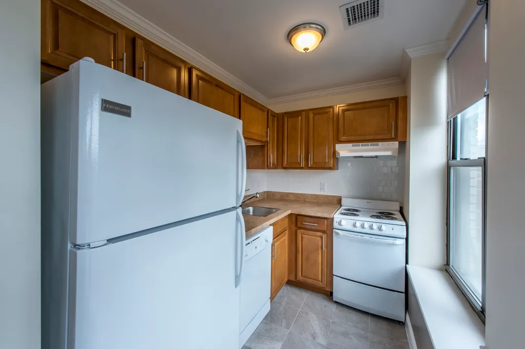 1126 Boylston St, Fenway