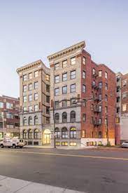 115 Mount Auburn St, Harvard Square