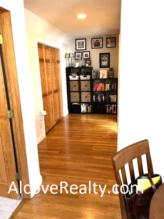 26 Burnham St, West Somerville