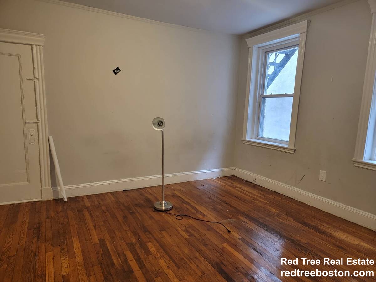 368 Riverway, Jamaica Plain