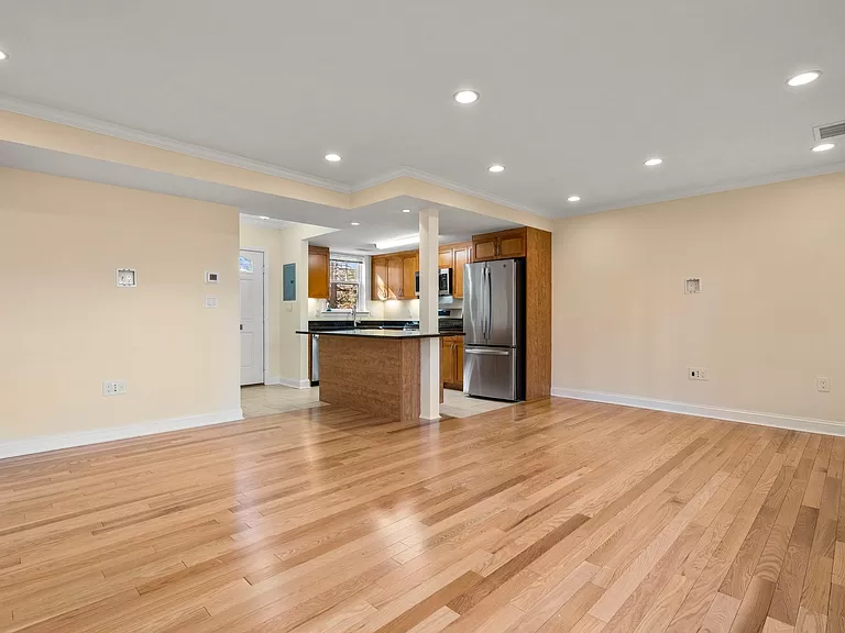 252 Independence, Brighton