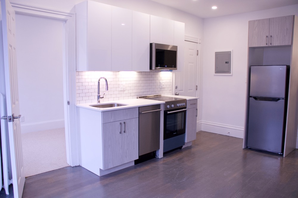 341 2nd Ave, West End