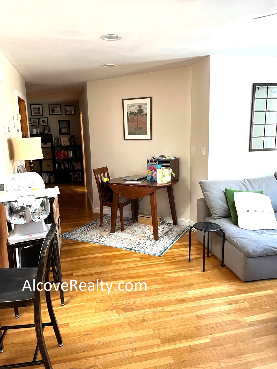 26 Burnham St, West Somerville