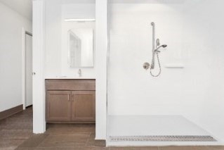 55 Bartlett Station Dr, Roxbury