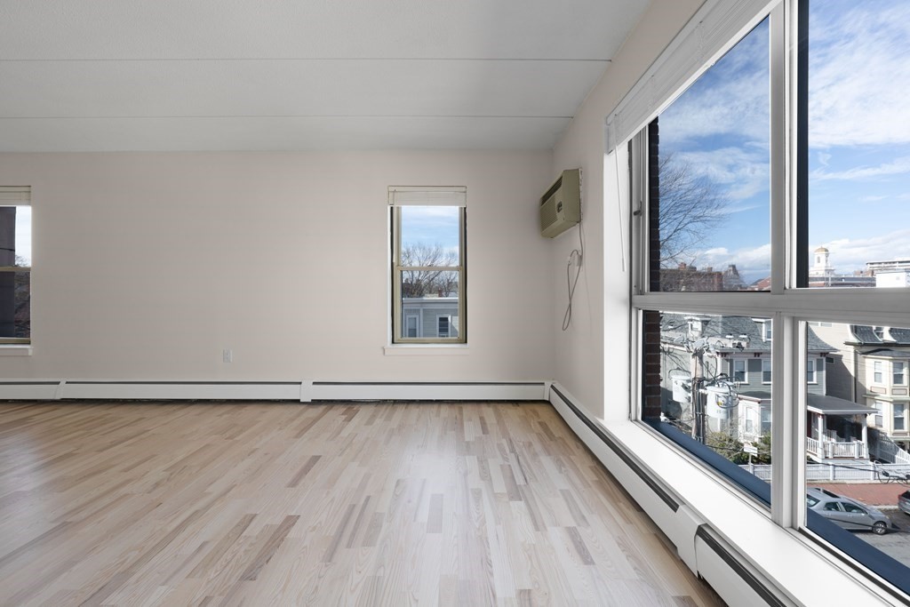 16 Trowbridge St, Harvard Square