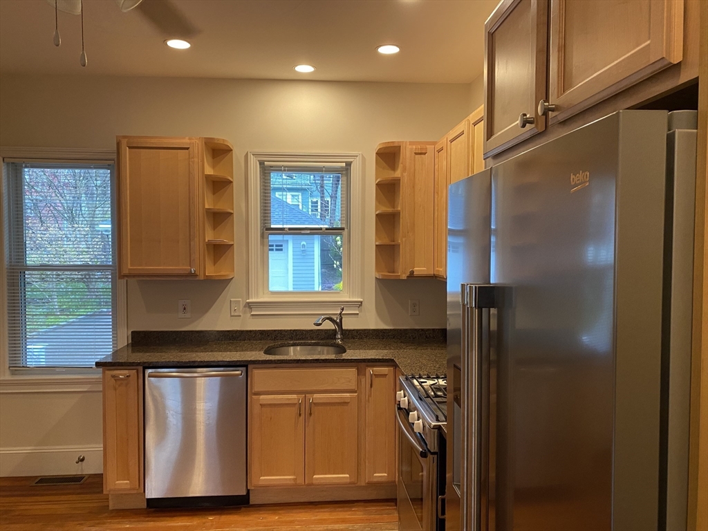 15 Radford Ln, Dorchester