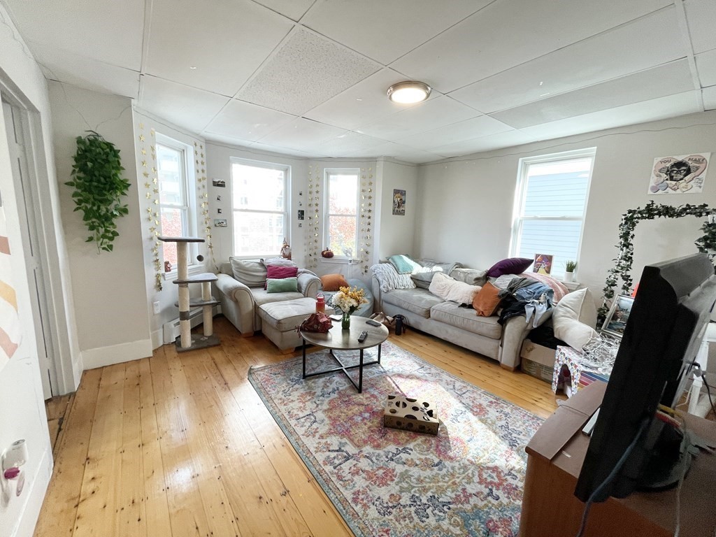 1572 Tremont St, South End