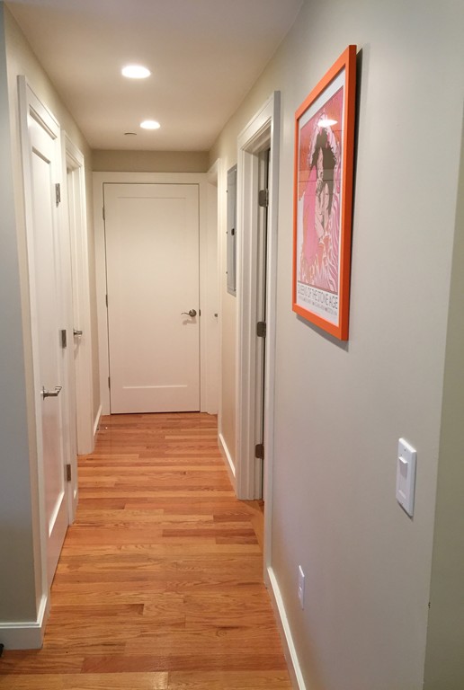 65 Willow Ct, Dorchester