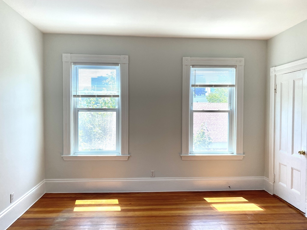 64 6th St, East Cambridge