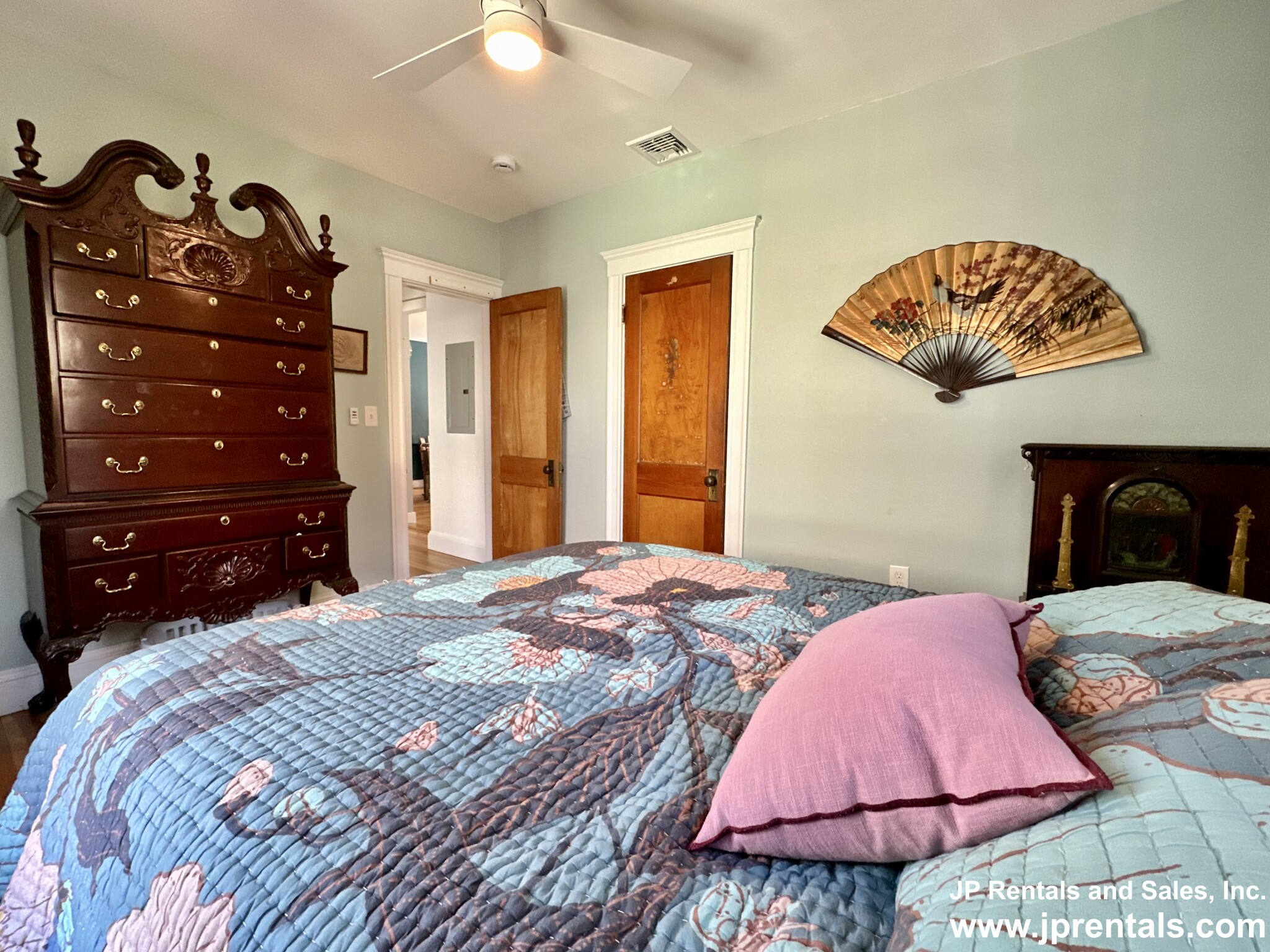 22 Sedgwick St, Jamaica Plain