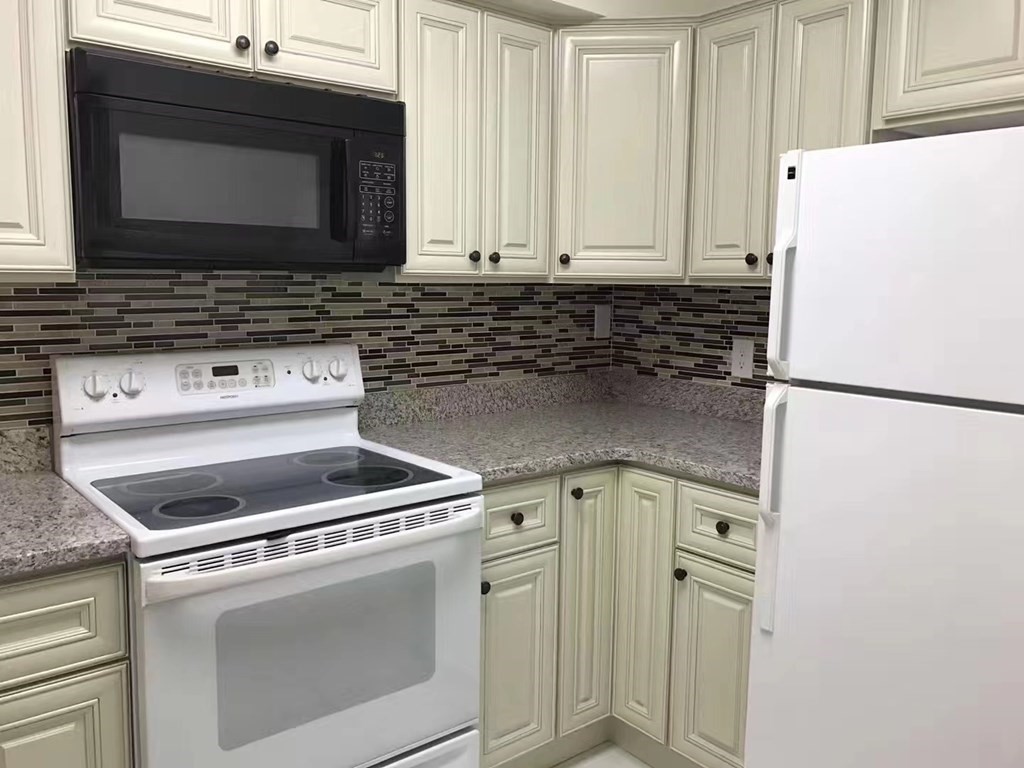 59 Brainerd Rd, Brighton