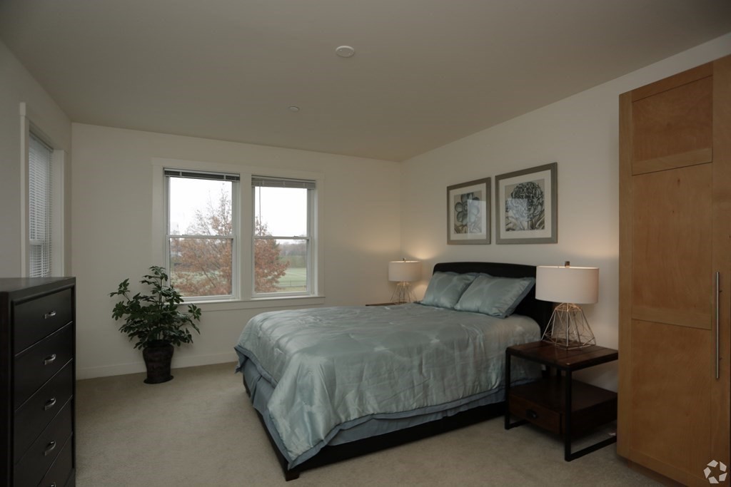 87 New St, Neighborhood Nine