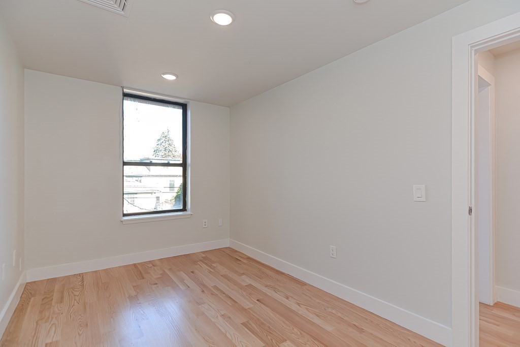 1674 Beacon St, Coolidge Corner