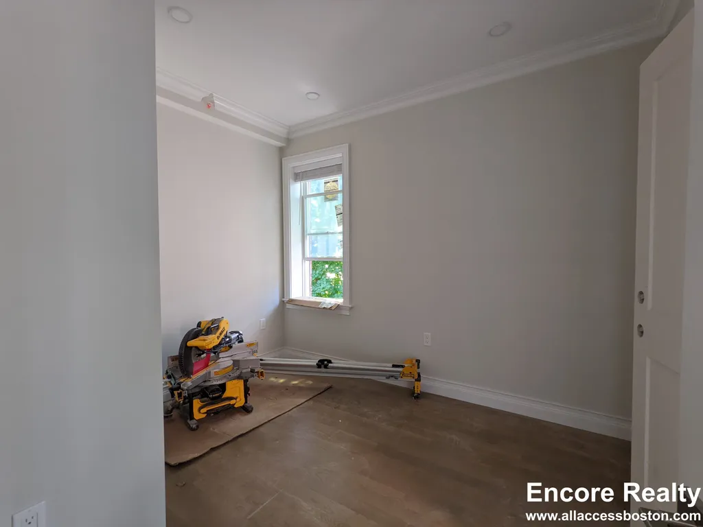 14 Mount Hood Rd, Brighton