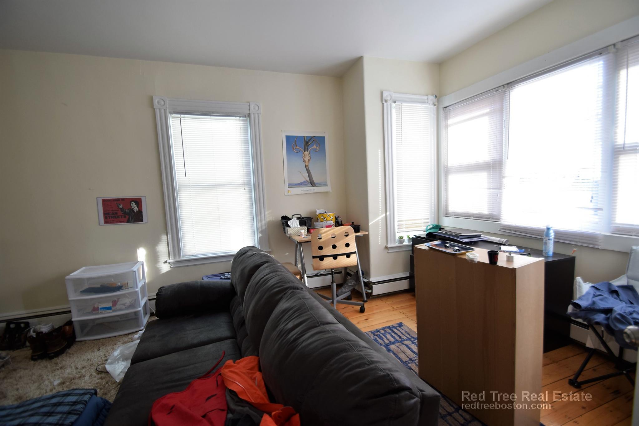 44 Pratt St, Allston