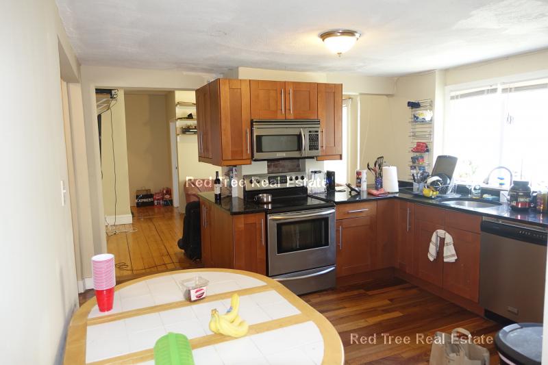 72 Hillside St, Mission Hill