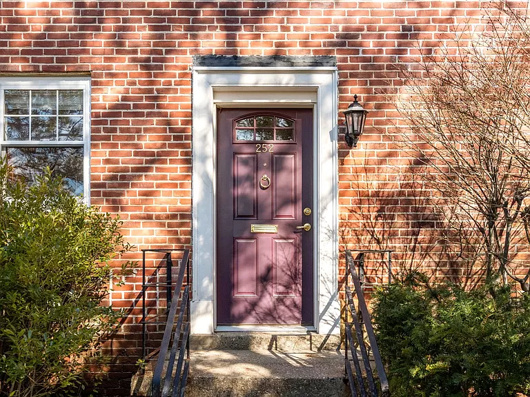 252 Independence, Brighton