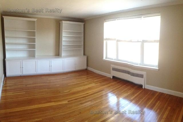 60 Sutherland Rd, Allston