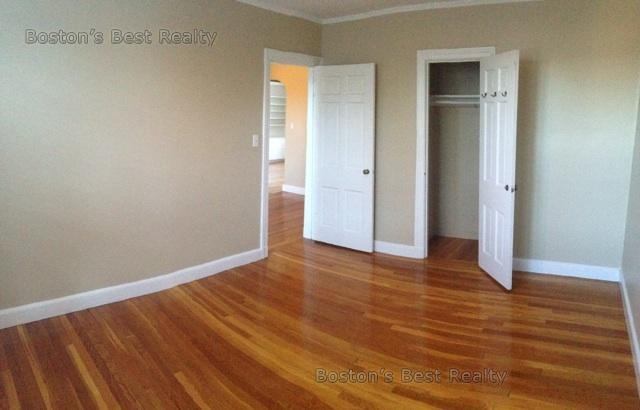 60 Sutherland Rd, Allston