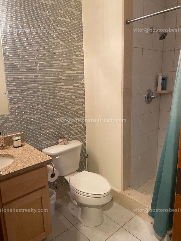 2440 Massachusetts Ave, North Cambridge