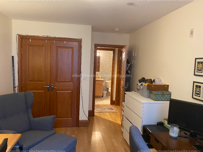 2440 Massachusetts Ave, North Cambridge