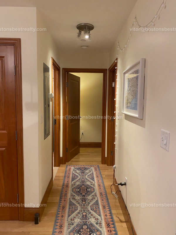 2440 Massachusetts Ave, North Cambridge