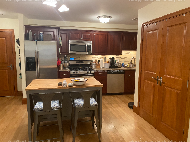 2440 Massachusetts Ave, North Cambridge