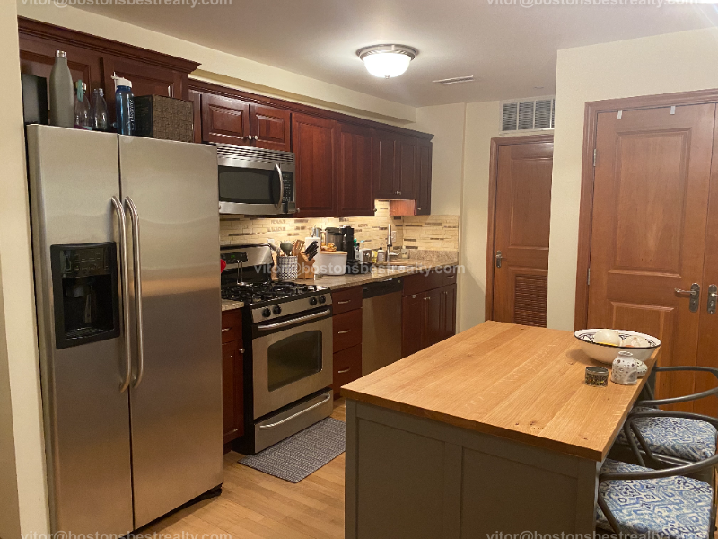 2440 Massachusetts Ave, North Cambridge