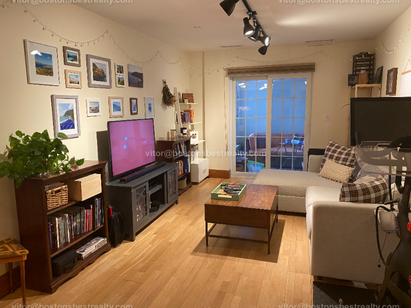 2440 Massachusetts Ave, North Cambridge