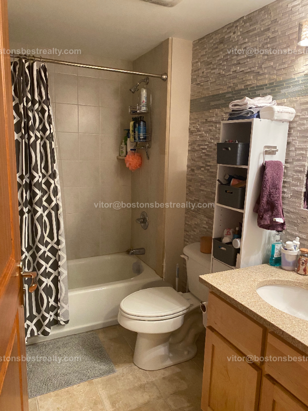 2440 Massachusetts Ave, North Cambridge