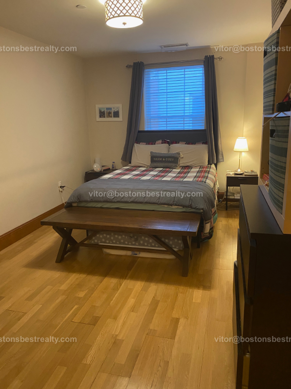 2440 Massachusetts Ave, North Cambridge