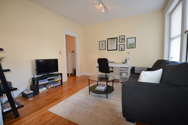 15 Park Dr, Back Bay