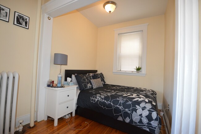 15 Park Dr, Back Bay