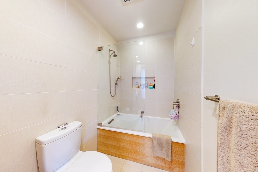 99 Appleton, South End