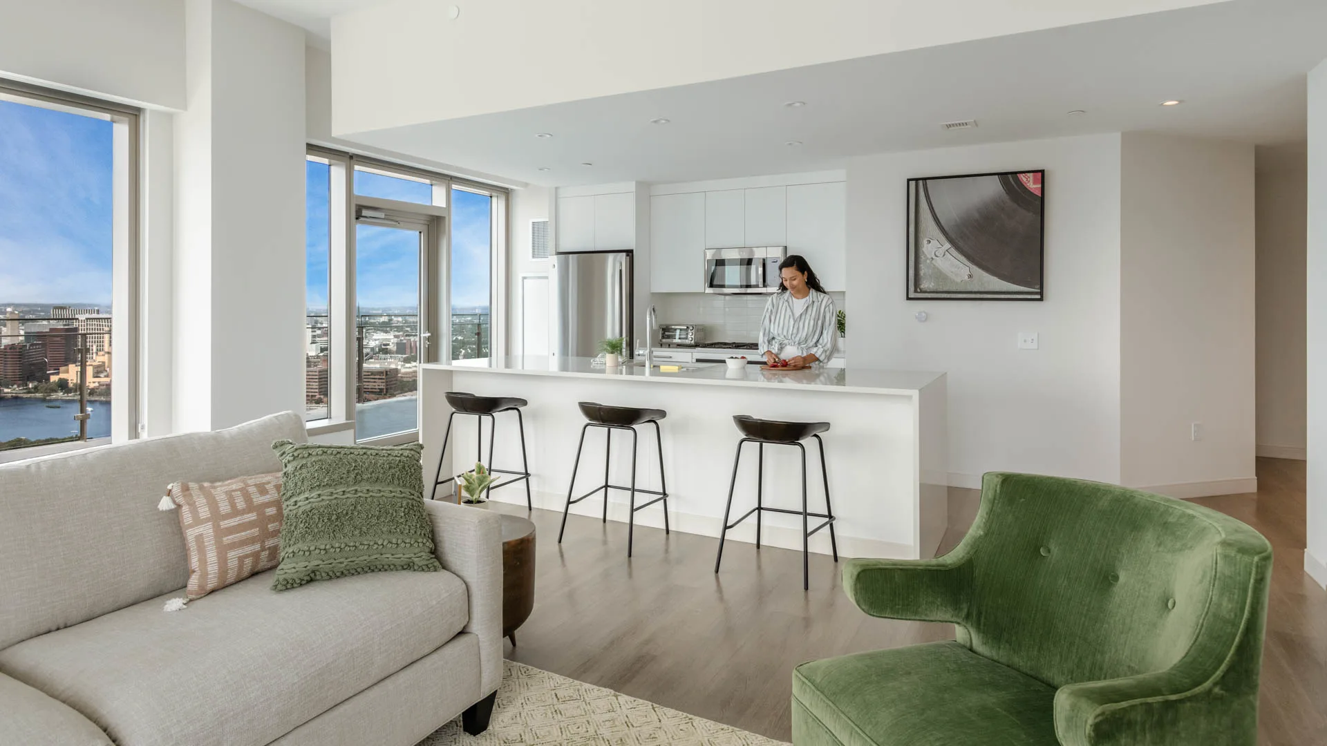 35 Lomasney Way, West End