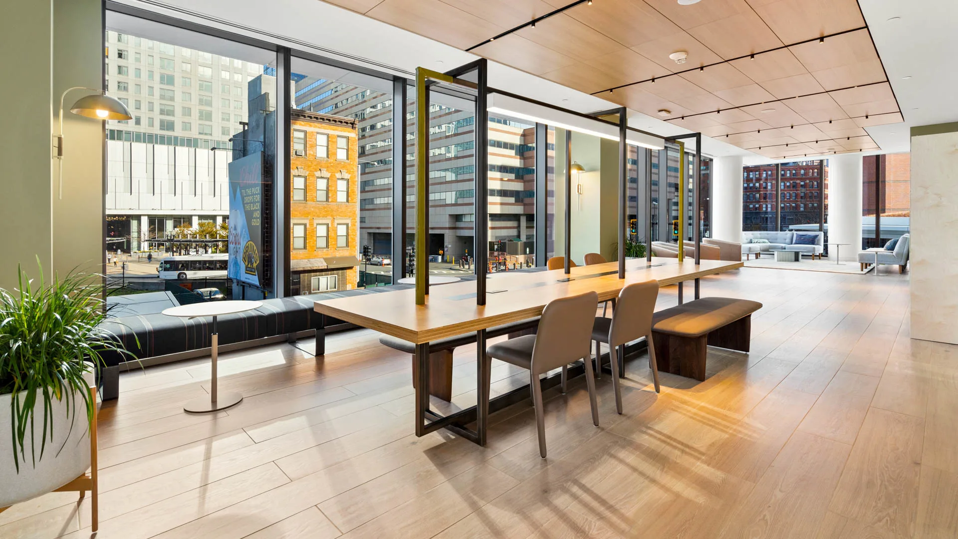 35 Lomasney Way, West End