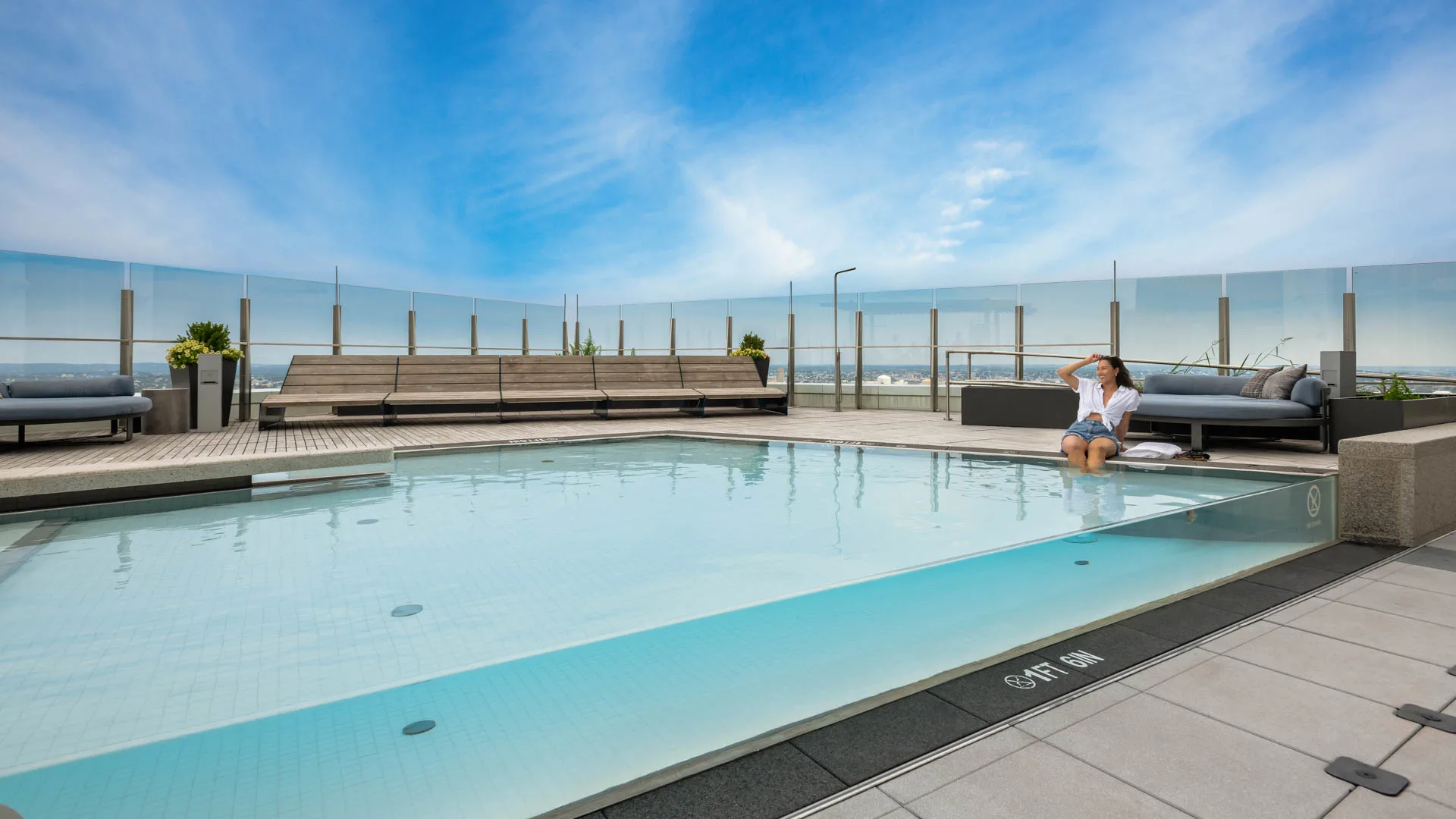 35 Lomasney Way, West End