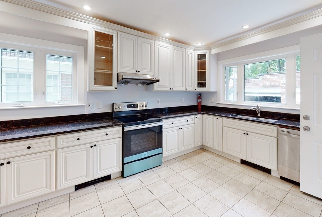 25 Adams St, Coolidge Corner