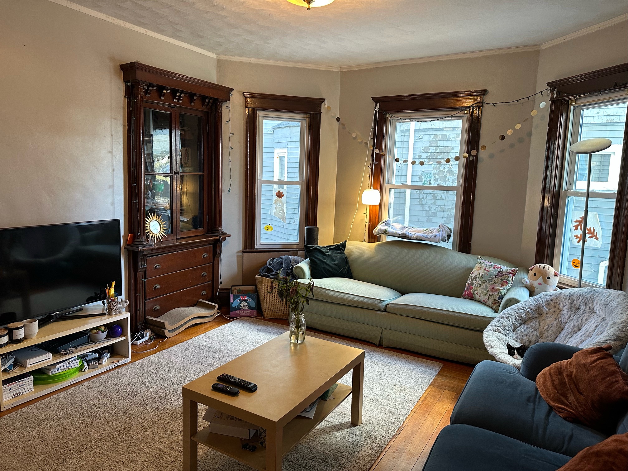 183 College Ave, Tufts