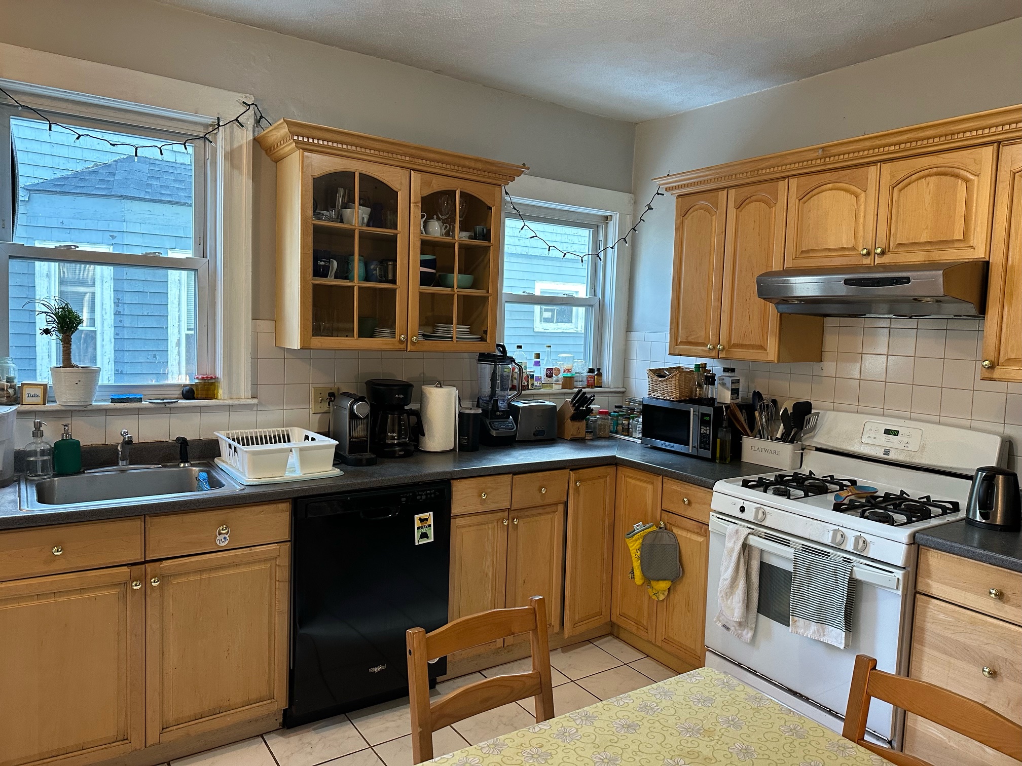 183 College Ave, Tufts