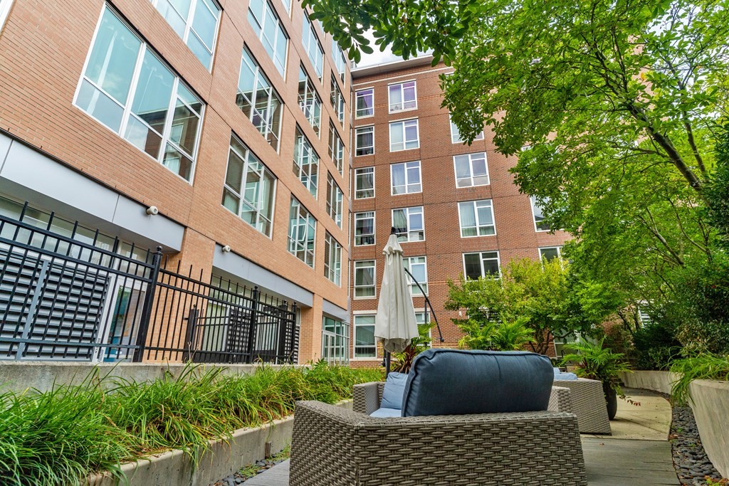 700 Harrison Ave, South End