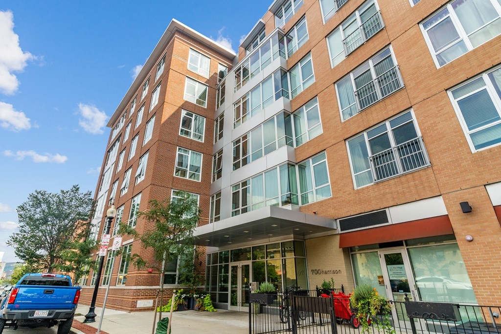 700 Harrison Ave, South End