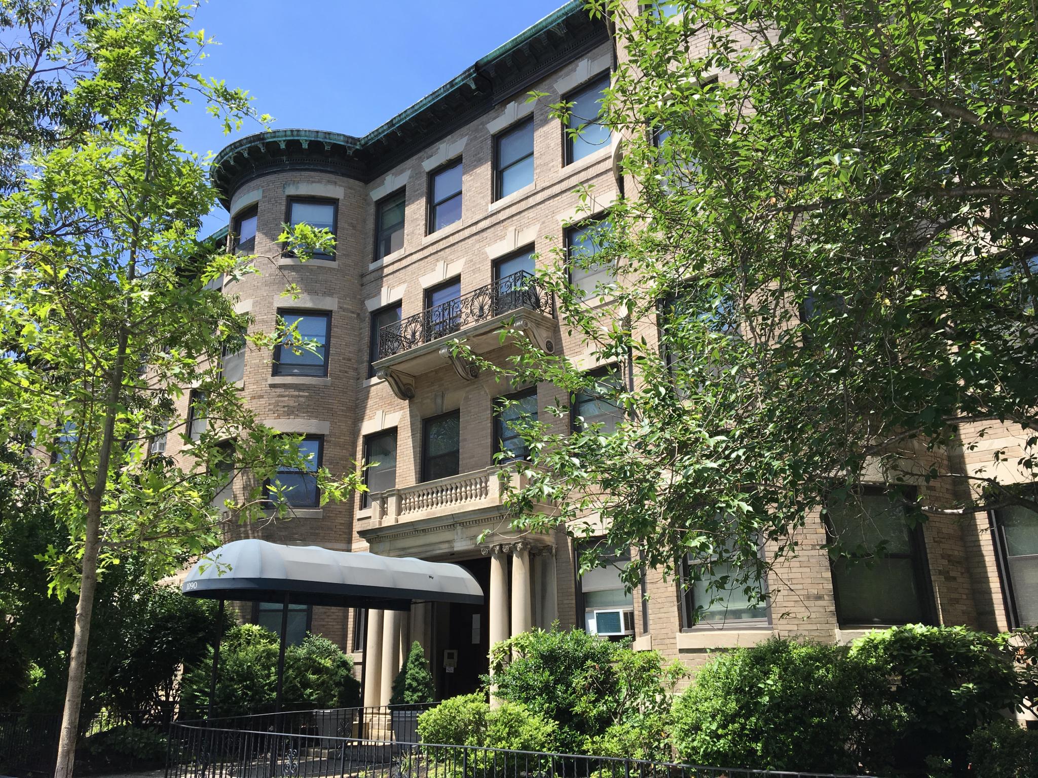 1090 Beacon St, Longwood