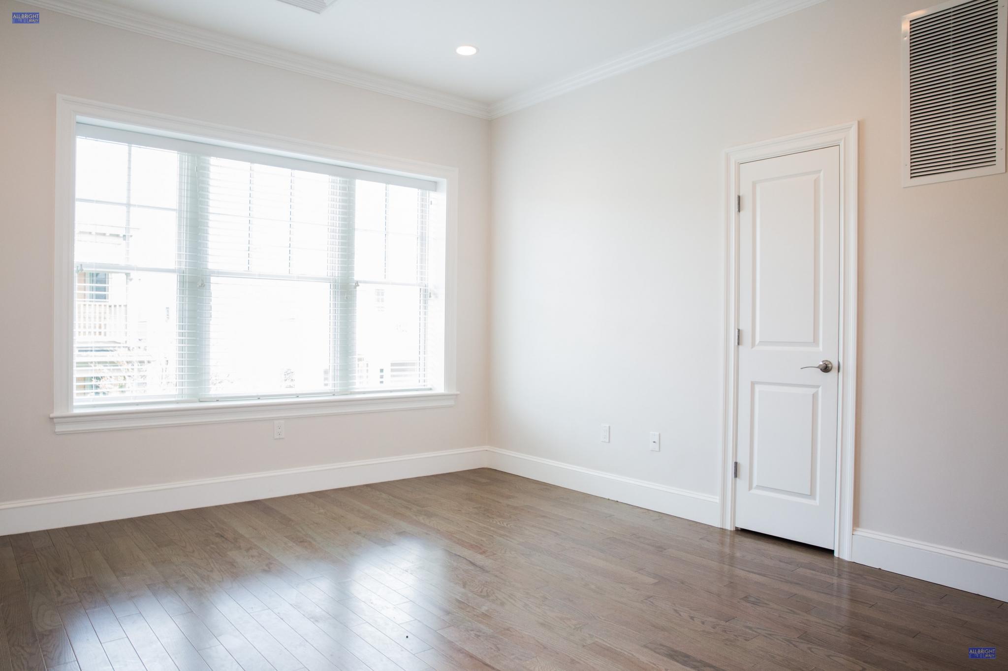 8 Harvard Ter, Allston