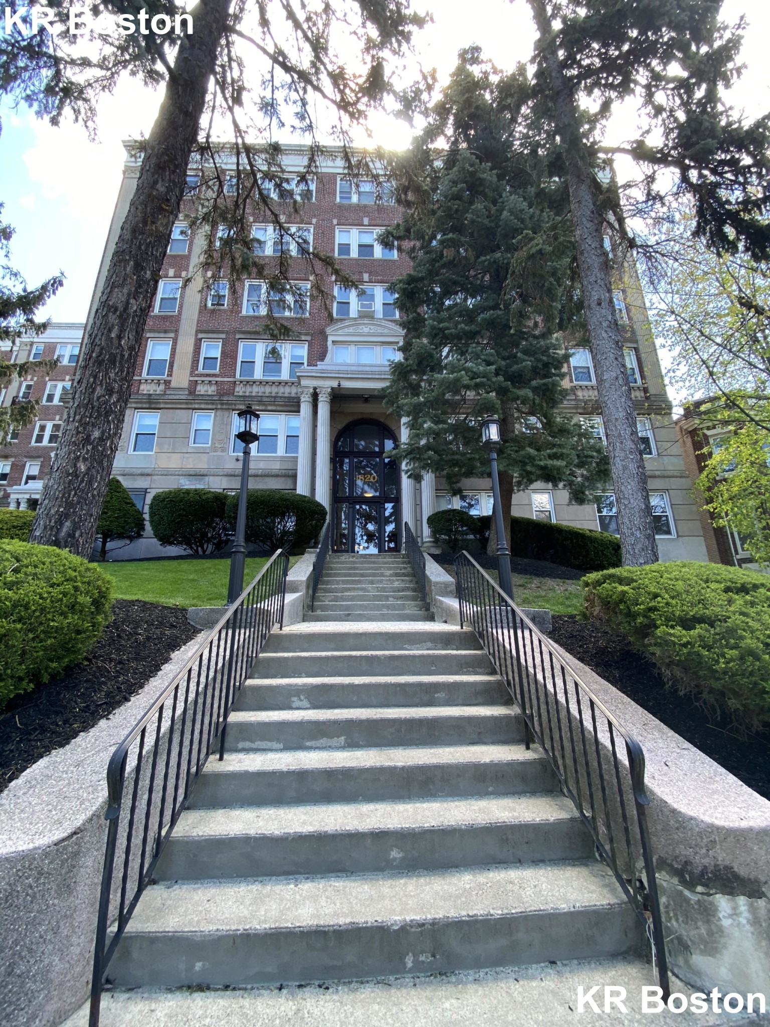 1818 Commonwealth Ave, Brighton