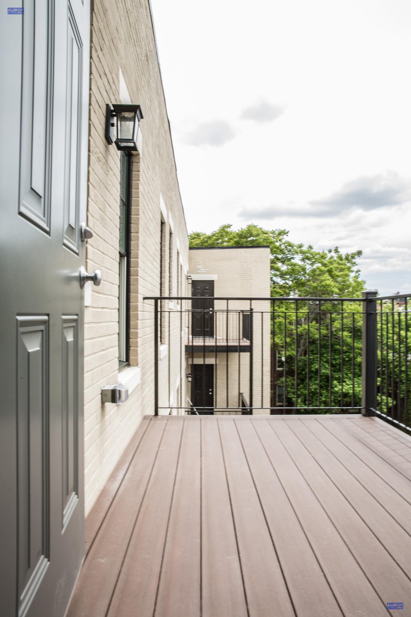 16 Harvard Ter, Allston