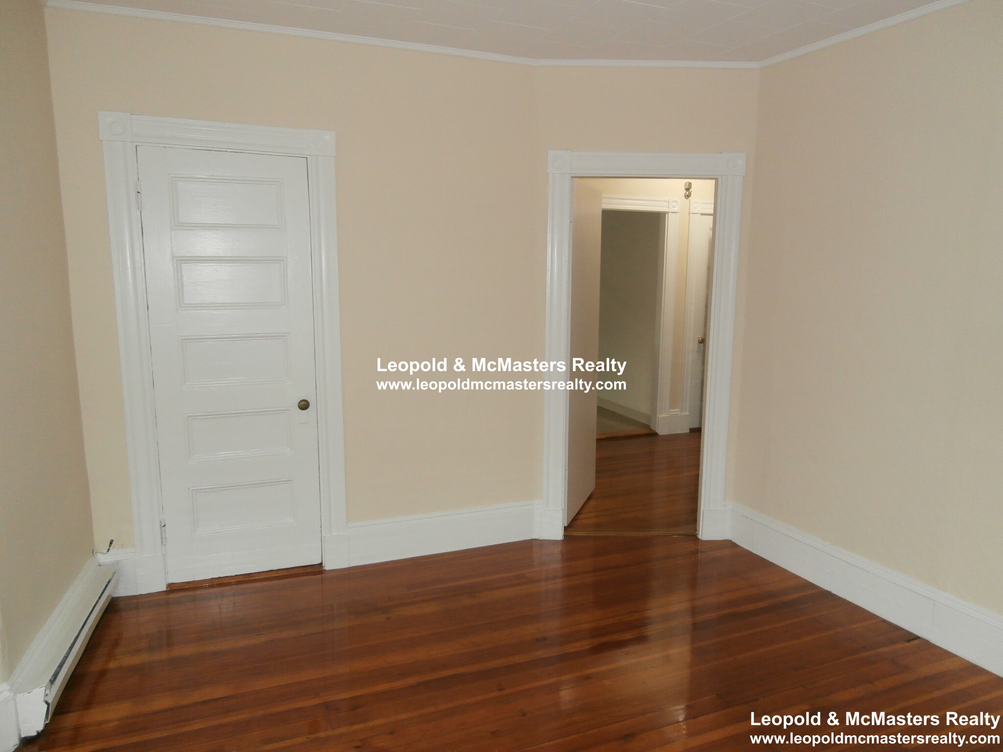 12 14 Walnut Pl, Revere