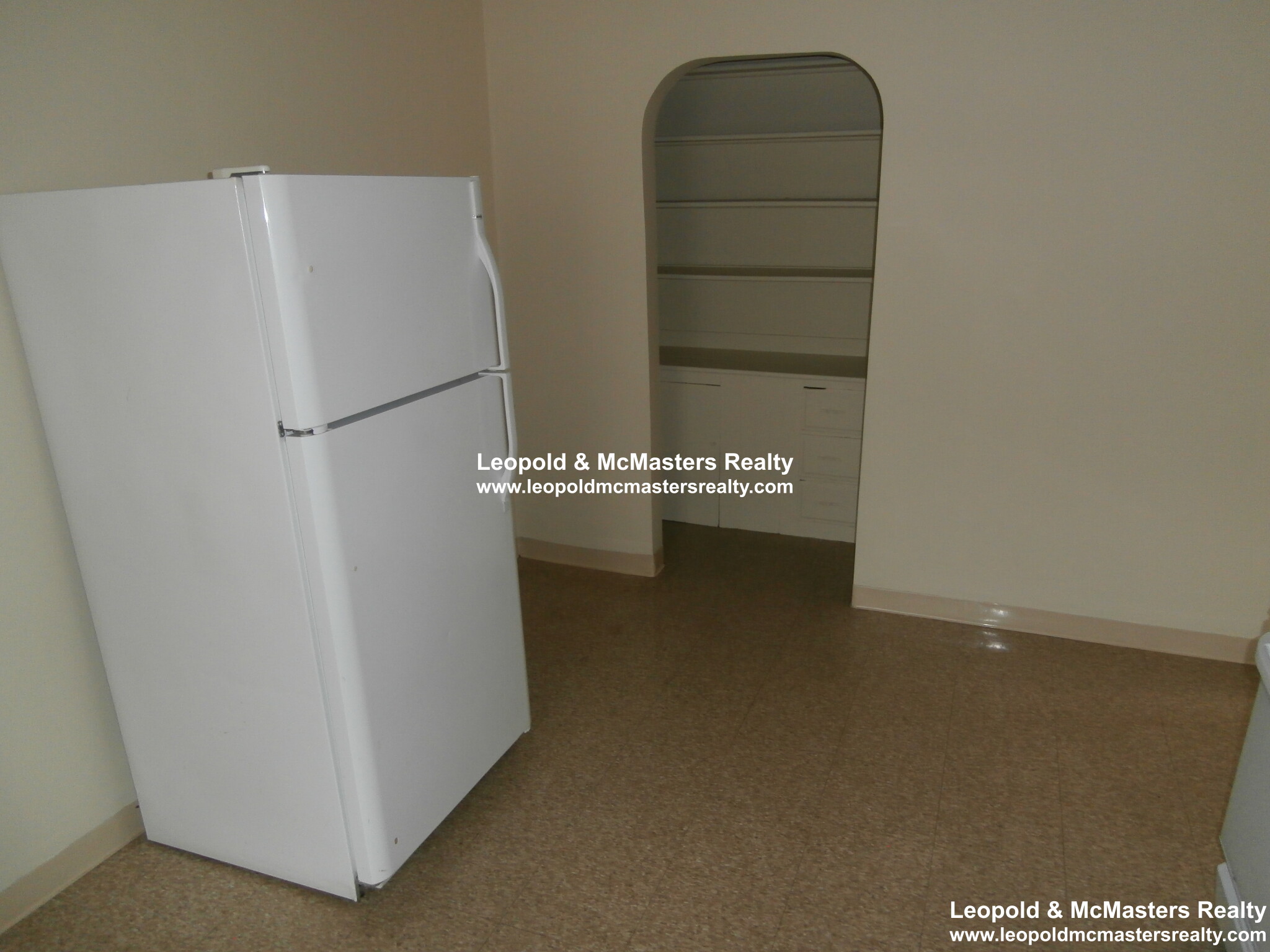 12 14 Walnut Pl, Revere