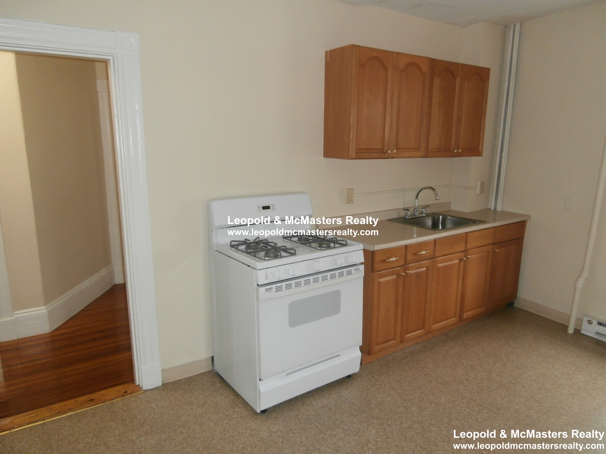 12 14 Walnut Pl, Revere